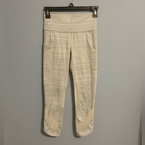 Athleta Chat to Town High Rise Capri Legging
Gray Jacquard Mesh Panels